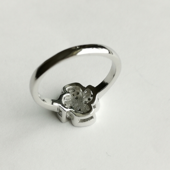 Sterling Silver CZ Clover Leaf Ring Size 8 - Picture 4 of 5